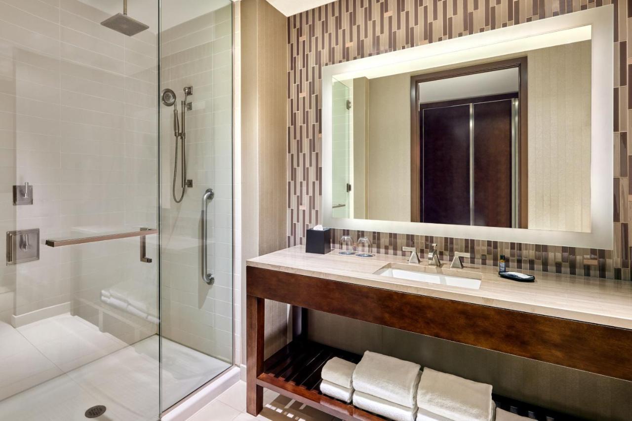 The Westin Phoenix Downtown Екстериор снимка