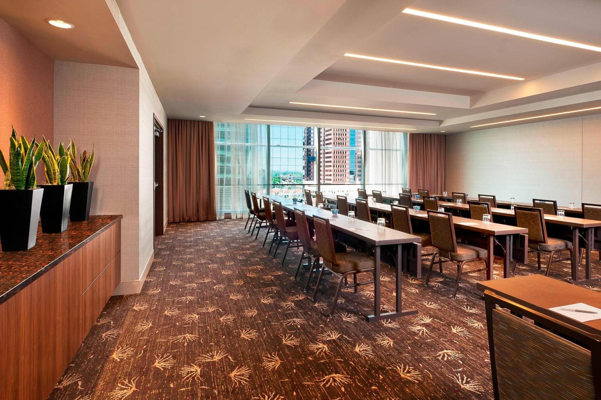 The Westin Phoenix Downtown Екстериор снимка