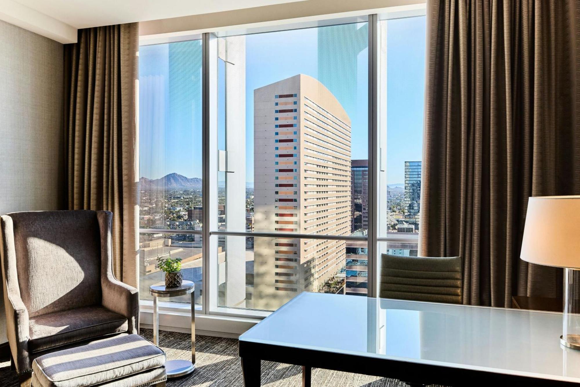 The Westin Phoenix Downtown Екстериор снимка