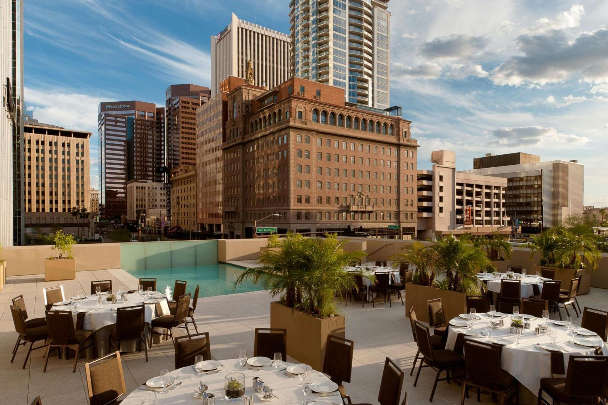 The Westin Phoenix Downtown Екстериор снимка